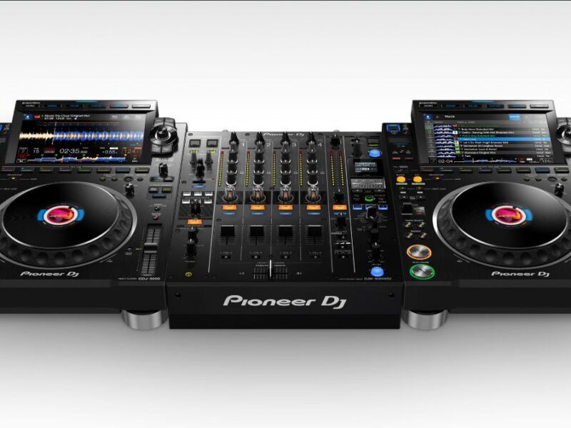 Setup (2 x CDJ 3000 + DJM 900 NXS 2